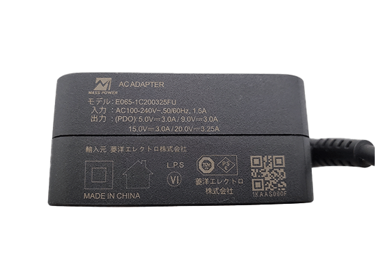 マスパワー社製 65W PD対応 USB Type-C AC充電器(型番：E065-1C200325FU)